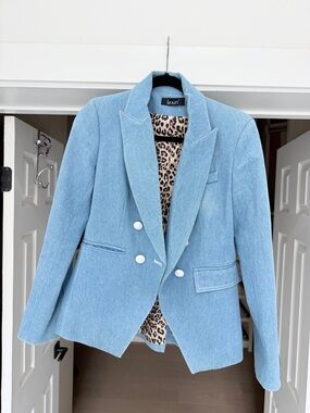Kourt Light Blue Double-Breasted Blazer with Leopard Lining